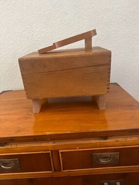 Kiwi Genuine Oak Shoe Server Box